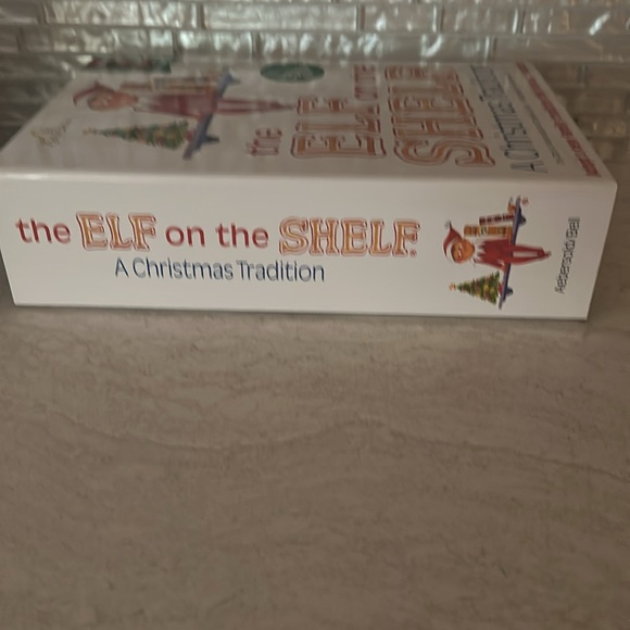 Elf on the shelf - Picture 2 of 3